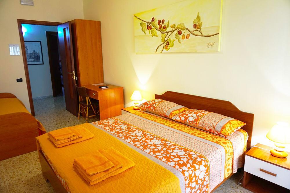 B&B Piazza 300Mila Лече Екстериор снимка